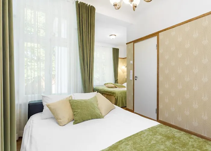 Meri Πανσιόν *